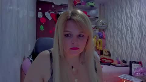 Snapshot of adriiana_fox_ chatting on June 8, 2026, 11:27 pm adriiana_fox_ online show from June 8, 2026, 11:27 pm
