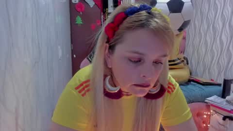Snapshot of adriiana_fox_ chatting on June 11, 2026, 4:05 pm adriiana_fox_ online show from June 11, 2026, 4:05 pm