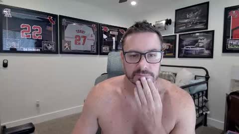 adventrs_fun online show from May 6, 2026, 4:01 pm
