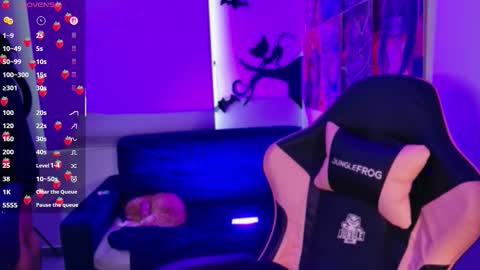 Arieyara online show from December 17, 2025, 1:06 pm