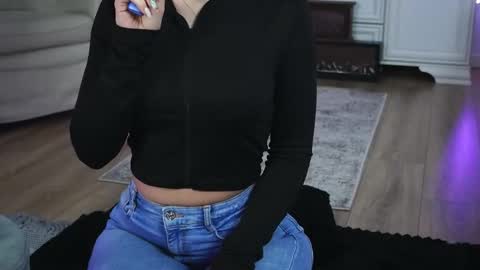 Snapshot of aelia_anara chatting on January 9, 2026, 5:54 am Aelia online show from January 9, 2026, 5:54 am