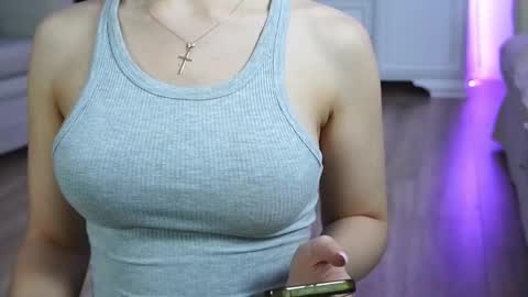 Snapshot of aelia_anara chatting on February 4, 2026, 6:03 pm Aelia online show from February 4, 2026, 6:03 pm