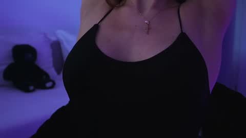 Snapshot of aelia_anara chatting on June 14, 2026, 4:03 am Aelia online show from June 14, 2026, 4:03 am