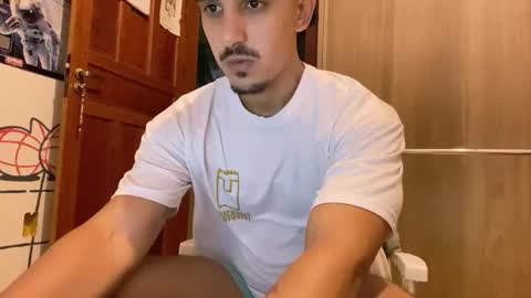 Snapshot of aelucius chatting on February 5, 2026, 3:11 am Luci online show from February 5, 2026, 3:11 am