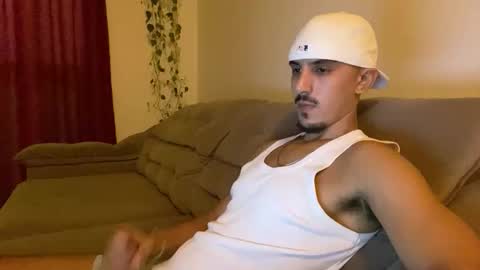 Snapshot of aelucius chatting on March 8, 2026, 2:04 am Luci online show from March 8, 2026, 2:04 am