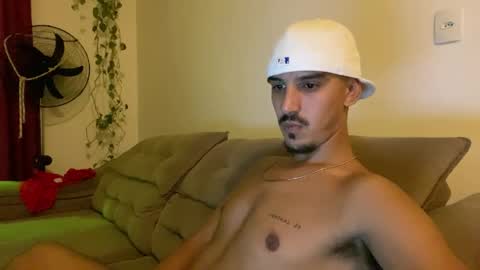 Snapshot of aelucius chatting on April 9, 2026, 2:44 am Luci online show from April 9, 2026, 2:44 am