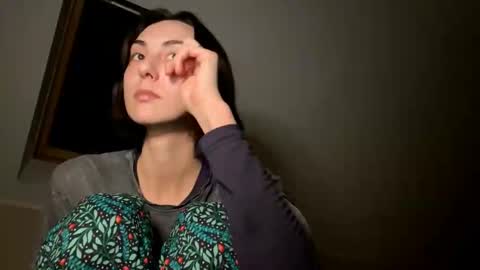 Snapshot of aevra chatting on February 17, 2025, 9:19 pm vegans taste better online show from February 17, 2025, 9:19 pm