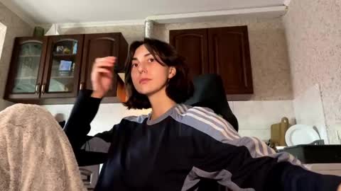 Snapshot of aevra chatting on March 1, 2025, 7:04 pm vegans taste better online show from March 1, 2025, 7:04 pm