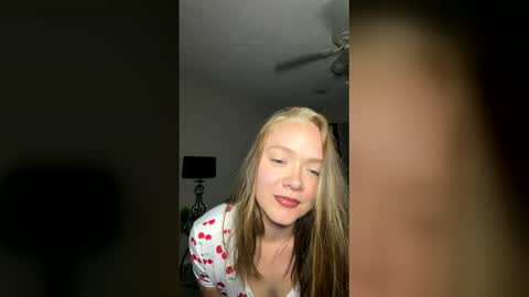 Snapshot of afreakycouple chatting on April 4, 2026, 4:55 am afreakycouple online show from April 4, 2026, 4:55 am