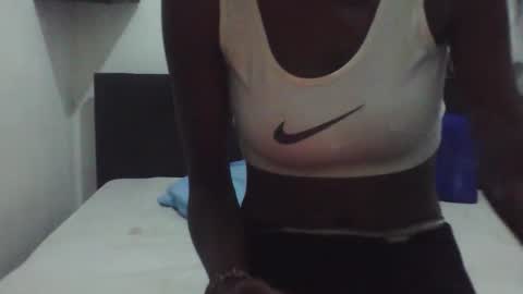 Mia  Friends online show from February 25, 2026, 3:05 am