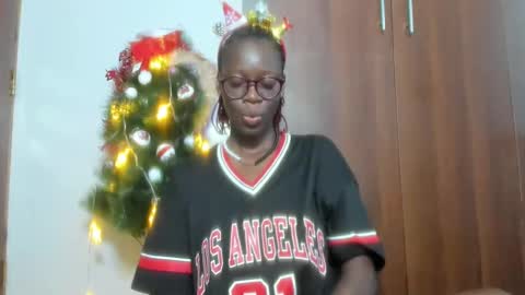 Leah online show from December 22, 2024, 3:44 am