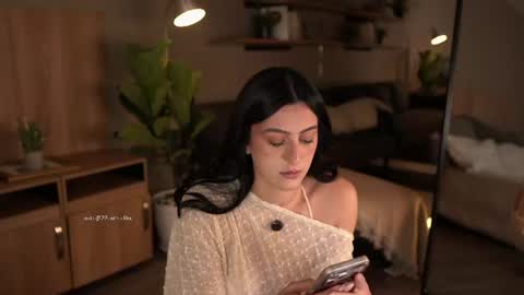 Snapshot of afrodita__25 chatting on July 15, 2026, 5:18 pm Emma online show from July 15, 2026, 5:18 pm