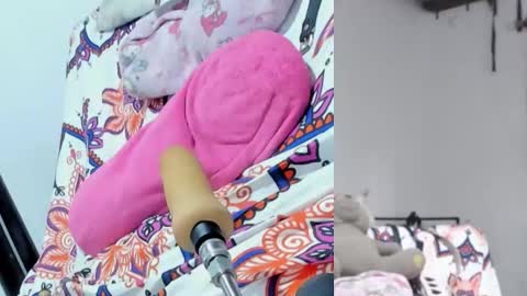 afroditacute16 online show from November 25, 2025, 8:42 pm