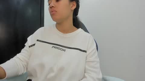 Snapshot of agata18_ chatting on June 15, 2026, 7:27 pm A G A T A online show from June 15, 2026, 7:27 pm