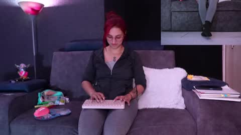 Agata Collinss online show from September 16, 2025, 4:35 am