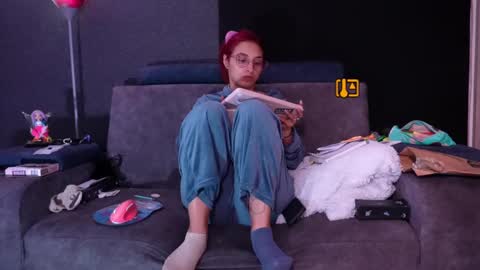 Agata Collinss online show from September 18, 2025, 7:43 am