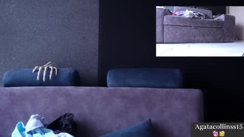 Agata Collinss online show from November 23, 2025, 10:20 pm