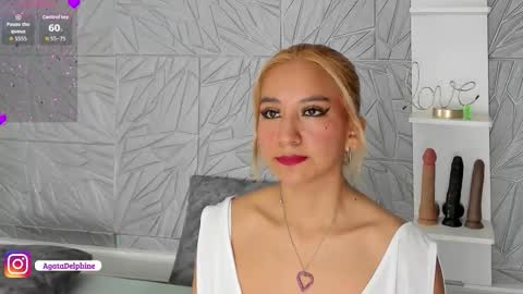 Agatadelphine online show from November 5, 2025, 1:22 pm