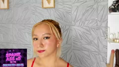 Agatadelphine online show from April 28, 2026, 1:16 pm