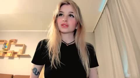 Arina online show from May 18, 2026, 4:35 pm