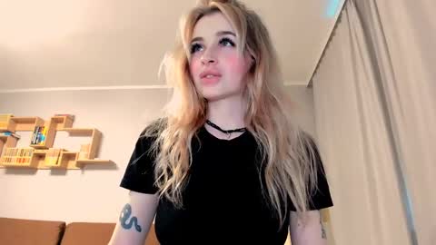 Arina online show from May 27, 2026, 4:48 pm