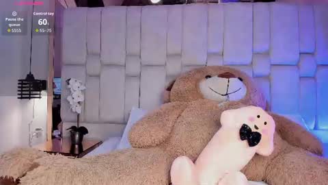 agathauwudoll online show from June 13, 2026, 8:07 pm