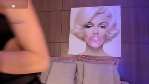 Snapshot of agattaduque chatting on November 8, 2025, 10:41 pm online show from November 8, 2025, 10:41 pm