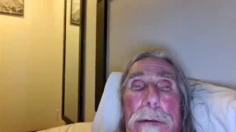 Snapshot of agedhardwood59618233 chatting on June 1, 2026, 11:01 am agedhardwood59618233 online show from June 1, 2026, 11:01 am