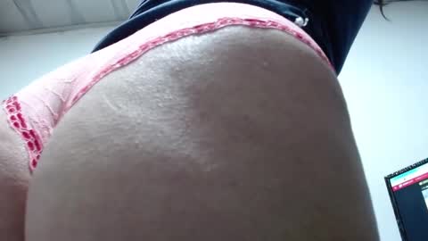 Snapshot of agel_sw1 chatting on March 6, 2025, 1:05 am Angel online show from March 6, 2025, 1:05 am