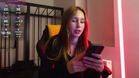 Agelina Lilly Laura online show from November 1, 2025, 7:27 pm