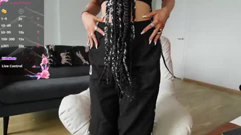 Snapshot of agelina_summer chatting on May 14, 2026, 10:33 am Agelina Lilly Laura online show from May 14, 2026, 10:33 am