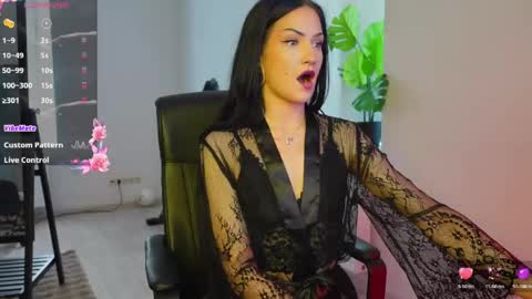 Snapshot of agelina_summer chatting on June 3, 2026, 7:44 am Agelina Lilly Laura online show from June 3, 2026, 7:44 am