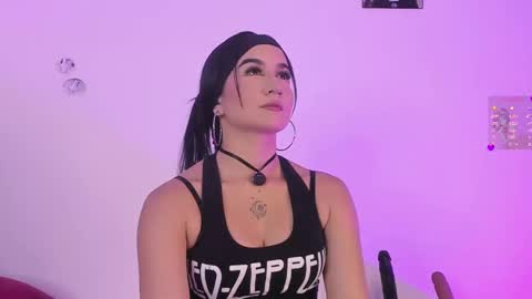 Snapshot of aggie_swett chatting on October 3, 2025, 9:45 pm Maggie online show from October 3, 2025, 9:45 pm