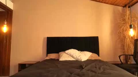 Snapshot of aghata_moon chatting on June 11, 2026, 12:58 pm Aghata Moon online show from June 11, 2026, 12:58 pm