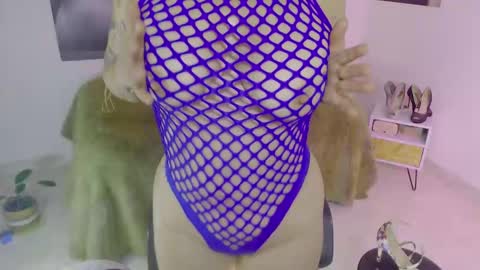 Lily online show from December 9, 2024, 6:12 am