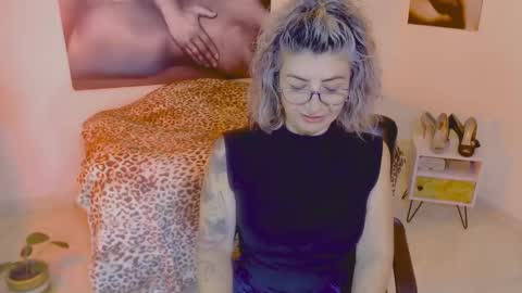 Lily online show from January 12, 2025, 3:28 am