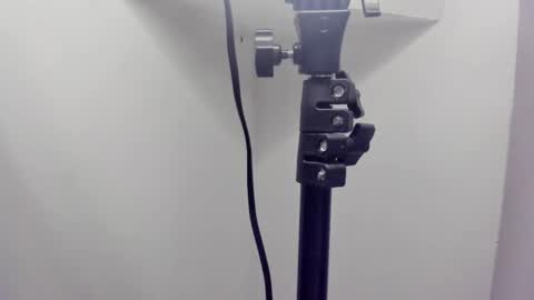 agnes_jones online show from October 7, 2025, 9:28 am