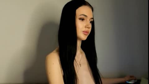 Snapshot of agness_leas chatting on March 12, 2026, 11:27 am agness_leas online show from March 12, 2026, 11:27 am