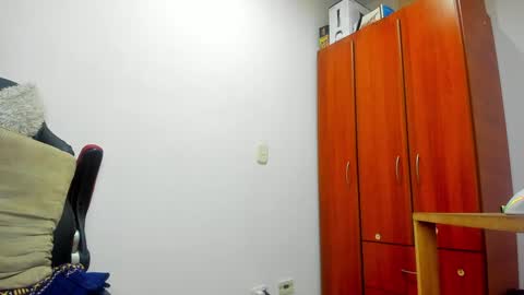 Agustin online show from December 19, 2024, 9:38 pm