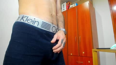 Agustin online show from January 22, 2025, 5:28 pm