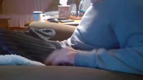 aguynrkfrd online show from December 2, 2025, 10:20 am