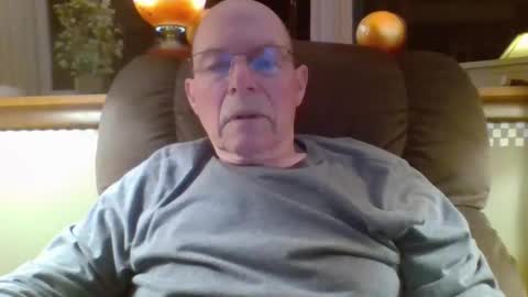 aguynrkfrd online show from April 23, 2026, 9:19 am