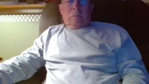 aguynrkfrd online show from June 3, 2026, 9:23 am