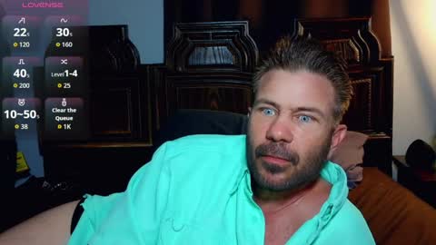 Blue Eyed Handsome Man online show from March 27, 2026, 1:22 am