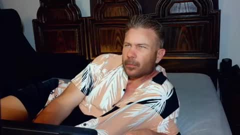 Blue Eyed Handsome Man online show from April 12, 2026, 11:32 pm