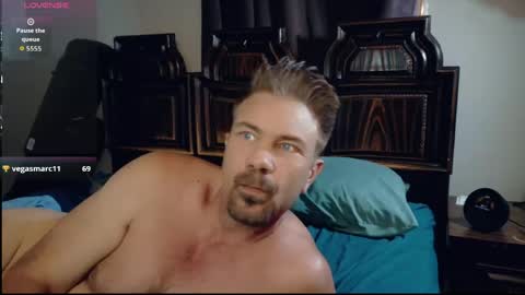 Blue Eyed Handsome Man online show from April 28, 2026, 12:09 am