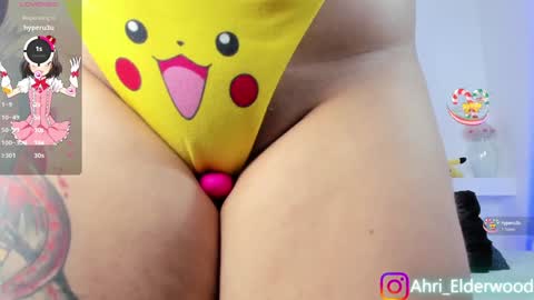 Snapshot of ahri_elderwood chatting on December 23, 2024, 6:55 am Ahri help me get to 100 online show from December 23, 2024, 6:55 am