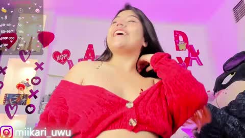 Snapshot of ahri_elderwood chatting on February 15, 2025, 8:33 am Ahri help me get to 100 online show from February 15, 2025, 8:33 am