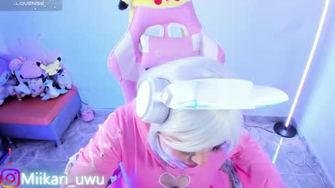 Snapshot of ahri_elderwood chatting on February 13, 2026, 5:25 am Ahri help me get to 100 online show from February 13, 2026, 5:25 am