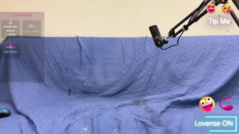 AHSLEY online show from February 24, 2025, 4:58 pm